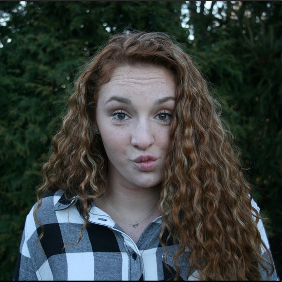 Meet your Posher, Juliana - Picture 1 of 1